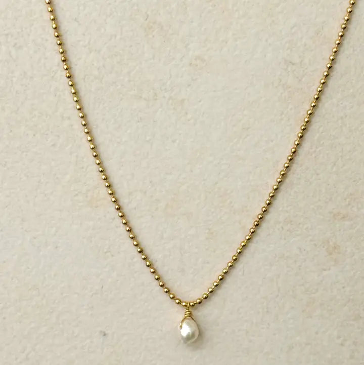 Minimal Pearl Collar