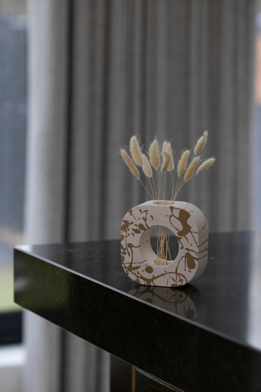Donut Vase - Neutral